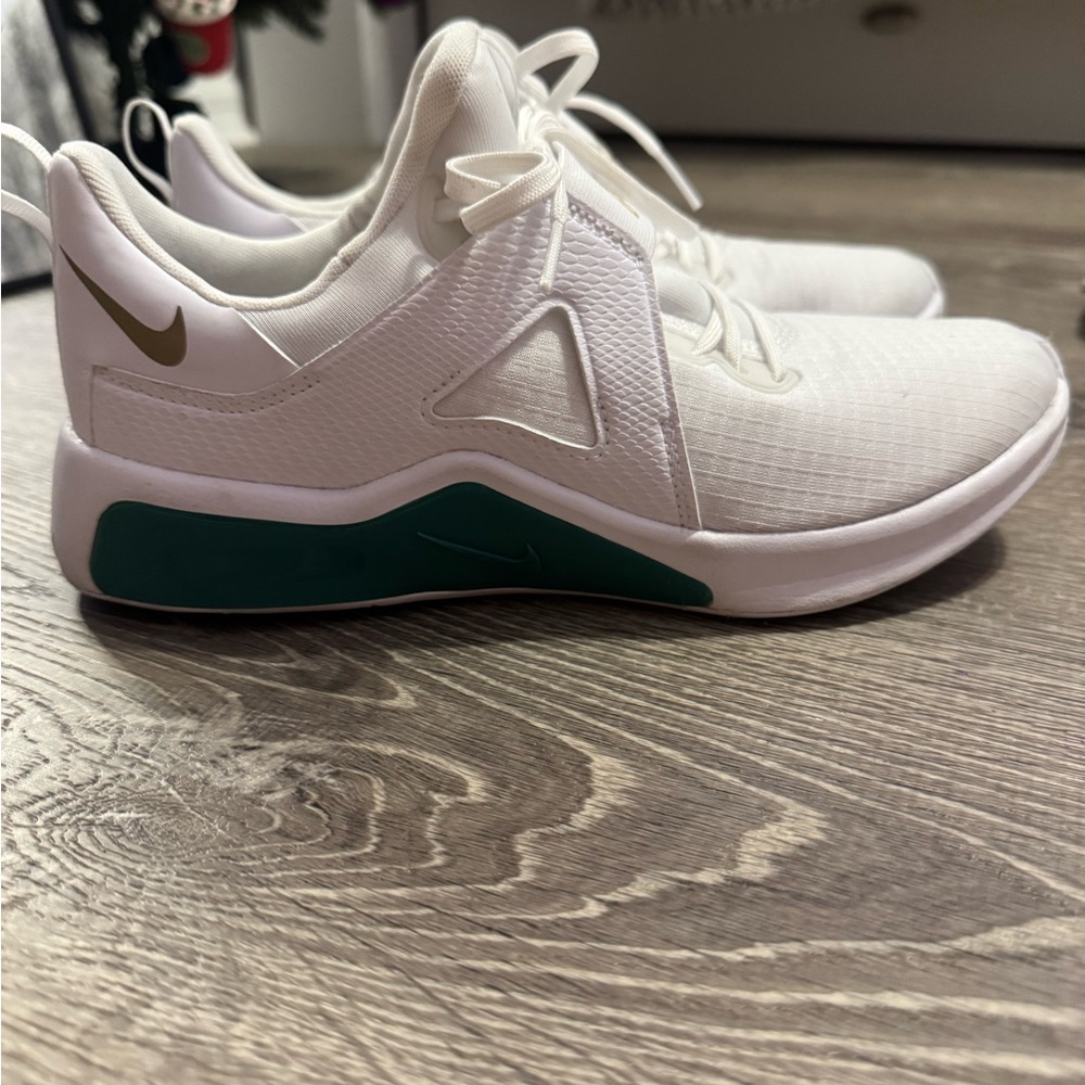 Nike Air Max Bella TR 5